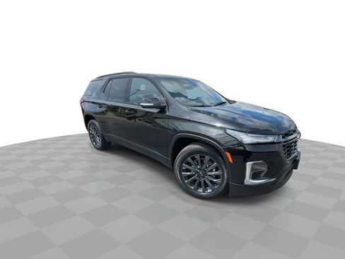 Used 2023 Chevrolet Traverse RS w/ LPO, Floor Liner Package AWD/4WD image 2