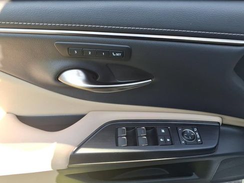 Used 2021 Lexus ES 350 w/ Premium Package FWD image 12