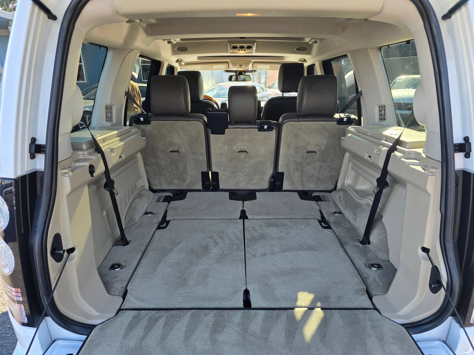 Used 2015 Land Rover LR4 HSE LUX AWD/4WD image 15