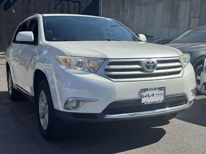 Used 2012 Toyota Highlander SE w/ Tow Pkg