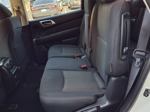 Used 2020 Nissan Pathfinder S FWD image 20