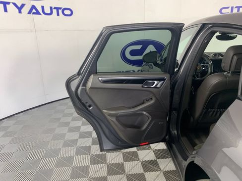 Used 2018 Porsche Macan S AWD/4WD image 30
