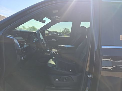 Used 2026 GMC Yukon XL Denali w/ Denali Reserve Package AWD/4WD image 15