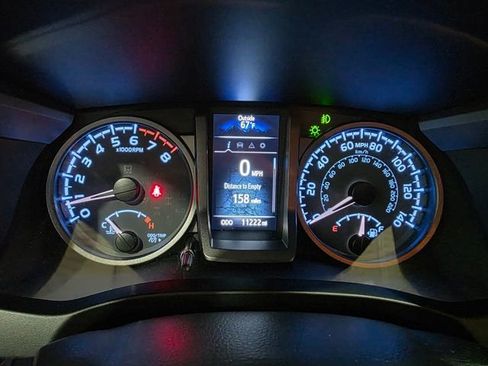 Used 2021 Toyota Tacoma TRD Off-Road AWD/4WD image 17