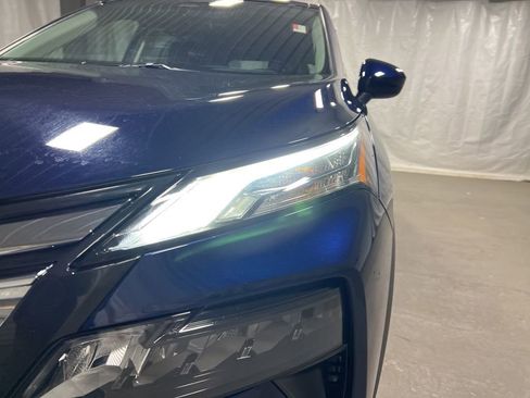 Used 2025 Nissan Rogue SV image 33