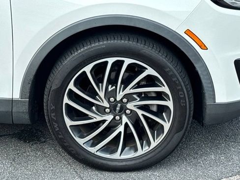 Used 2020 Lincoln Nautilus Reserve AWD/4WD image 14