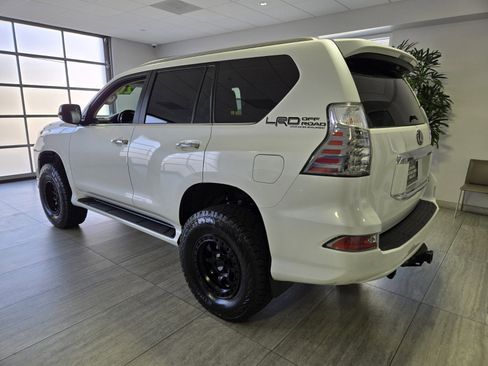 Used 2020 Lexus GX 460 Premium image 3