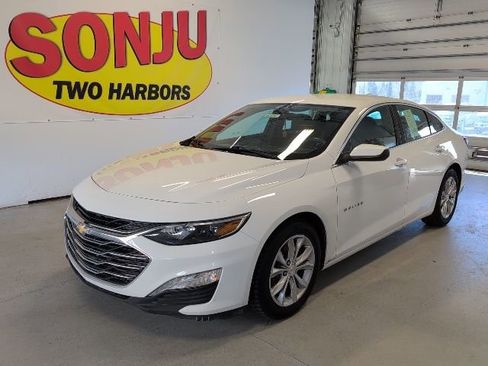 Used 2022 Chevrolet Malibu LT FWD image 1