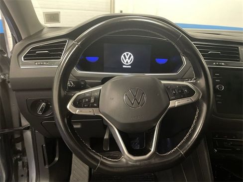 Used 2022 Volkswagen Tiguan SE image 14