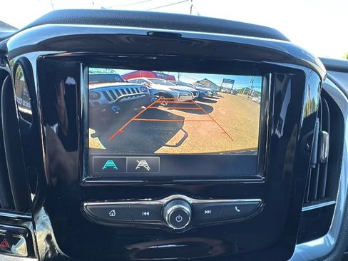 Used 2018 Chevrolet Traverse LS FWD image 28