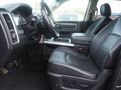 Used 2016 RAM 1500 Classic SLT w/ Luxury Group image 9