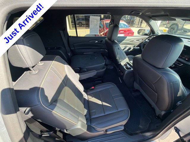 Used 2025 Chevrolet Traverse High Country FWD image 37