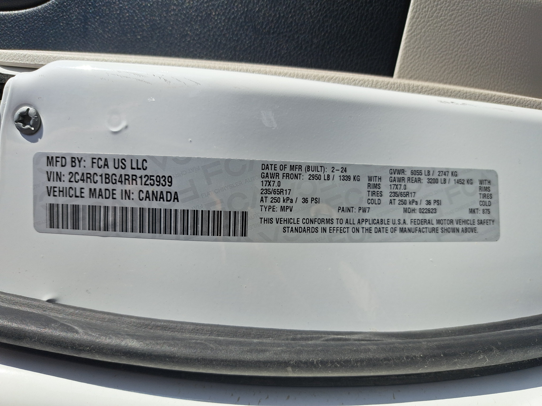 Certified 2024 Chrysler Pacifica Touring-L FWD image 37