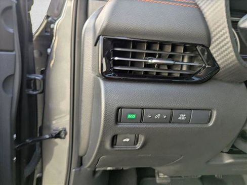 Used 2022 Nissan Sentra SR w/ SR Premium Package image 13