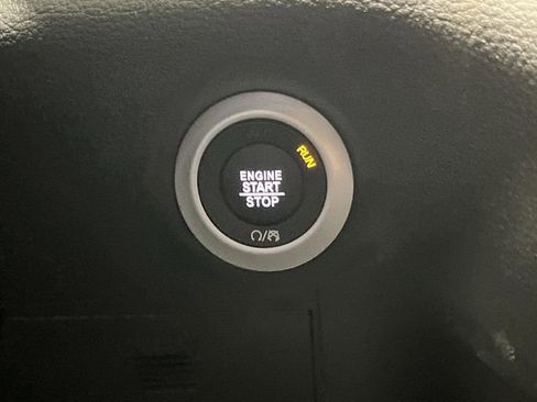 New 2026 Chrysler Pacifica Select image 21