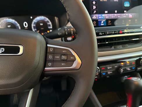 Used 2025 Jeep Compass Limited w/ Elite Group image 30