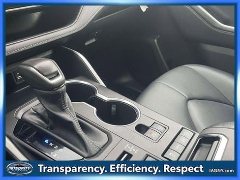 Certified 2022 Toyota Highlander XLE image 31
