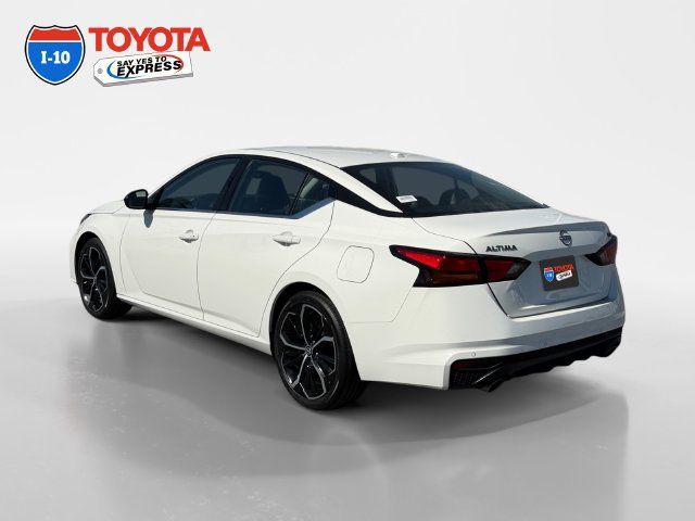 Used 2024 Nissan Altima 2.5 SR FWD image 3