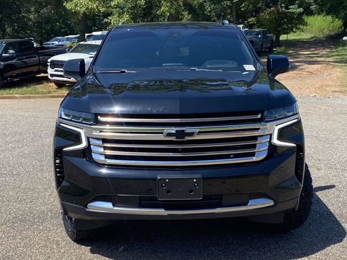 Used 2022 Chevrolet Suburban High Country AWD/4WD image 2
