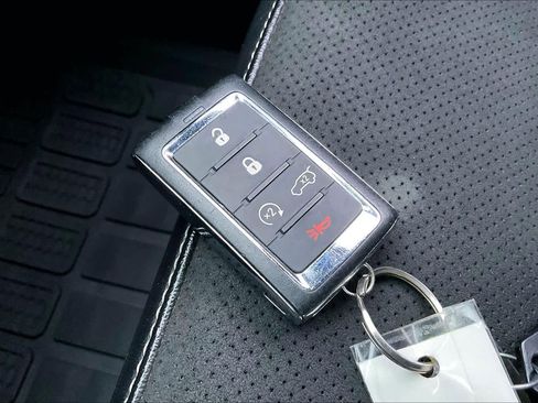 Used 2023 Jeep Grand Cherokee L Altitude image 12