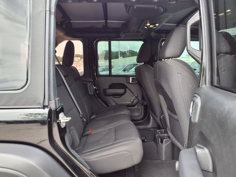 Used 2022 Jeep Wrangler Unlimited Sport AWD/4WD image 25