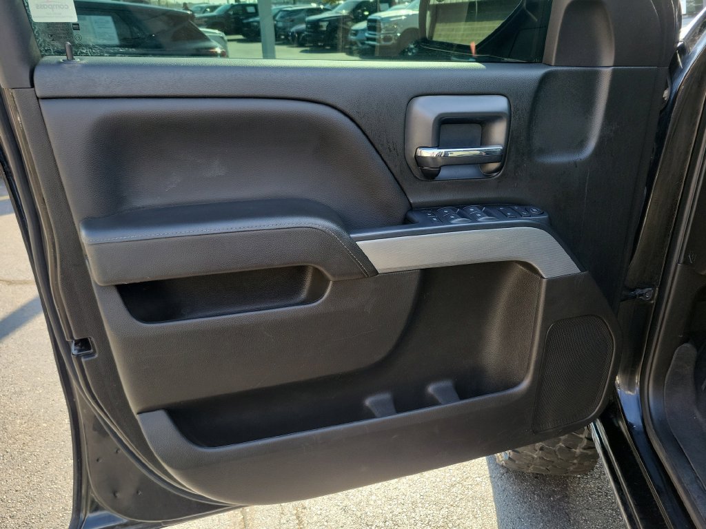 Used 2018 Chevrolet Silverado 1500 LT w/ Redline Edition AWD/4WD image 21