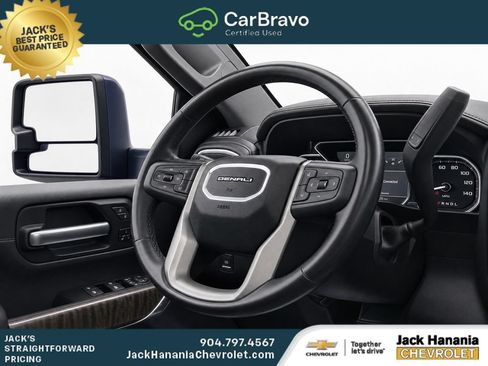 Used 2022 GMC Sierra 2500 Denali w/ Denali Black Diamond Edition AWD/4WD image 11