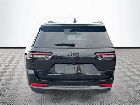 Used 2023 Jeep Grand Cherokee L Laredo RWD image 7