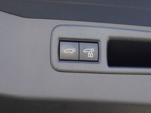 Certified 2024 Toyota Venza XLE image 47