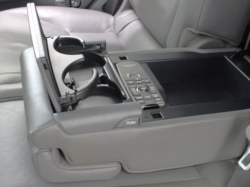 Used 2009 Lexus LX 570 4WD image 40