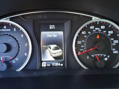 Used 2016 Toyota Camry XSE FWD image 10