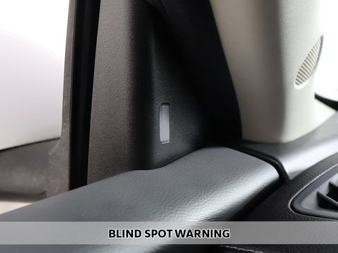 Used 2022 Nissan Sentra SV w/ All-Weather Package FWD image 4