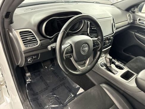Used 2020 Jeep Grand Cherokee Altitude AWD/4WD image 22