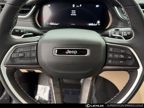 Used 2025 Jeep Grand Cherokee Limited w/ Trailer Tow Package image 14