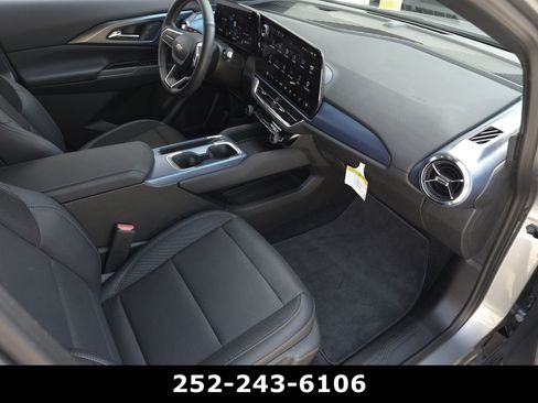 Used 2025 Chevrolet Equinox EV LT w/ Convenience Package FWD image 39