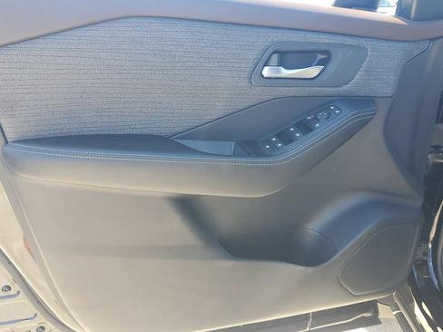 Certified 2023 Nissan Rogue SV FWD image 23