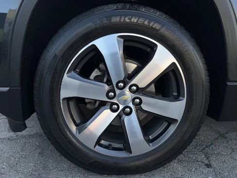 Used 2019 Chevrolet Traverse LT w/ LT Premium Package AWD/4WD image 33