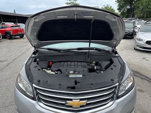 Used 2017 Chevrolet Traverse LT FWD image 11