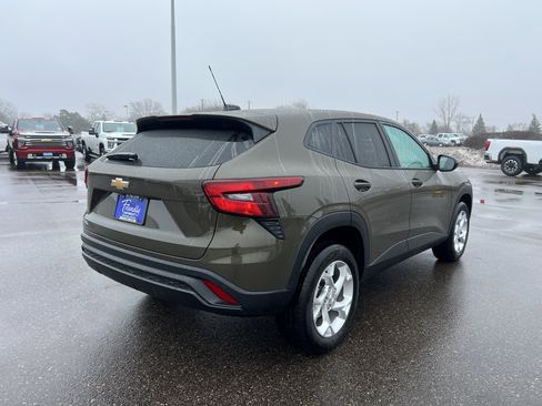 Certified 2024 Chevrolet Trax LS w/ LS Convenience Package image 8