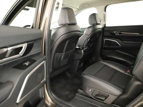 Used 2024 Kia Telluride S FWD image 26