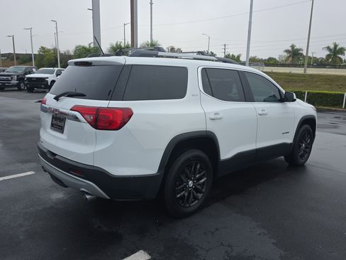 Used 2019 GMC Acadia SLT image 3