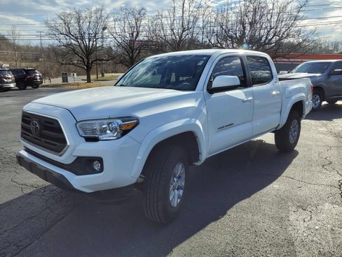 Used 2019 Toyota Tacoma SR5 RWD image 23