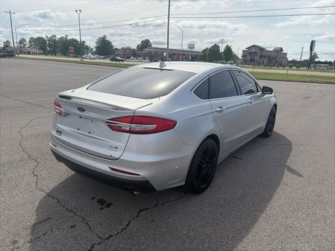 Used 2019 Ford Fusion SEL FWD image 6
