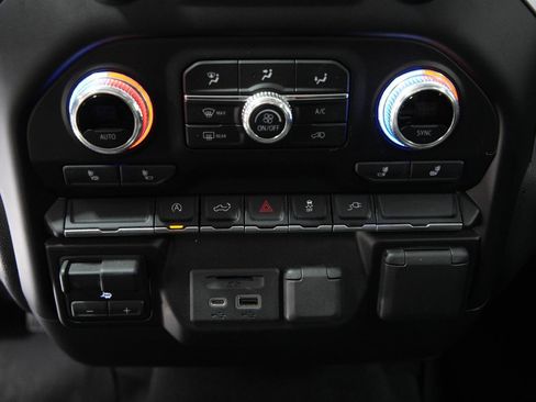 Used 2021 GMC Sierra 1500 SLT image 37