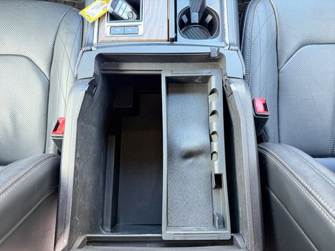 Used 2019 Ford Expedition Platinum RWD image 20