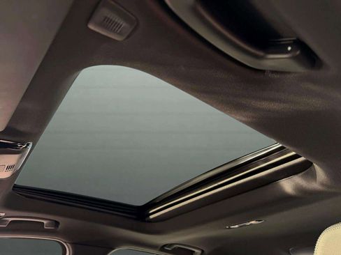 Used 2024 BMW 330i Sedan image 19