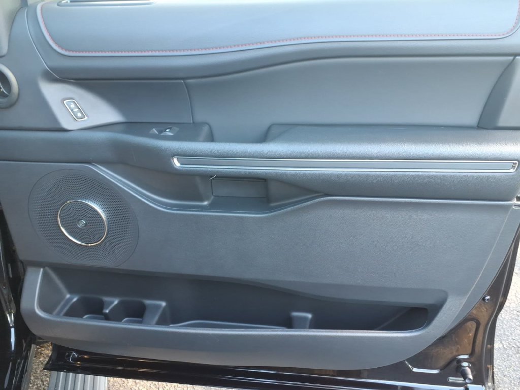 Used 2024 Ford Expedition Max Limited AWD/4WD image 9