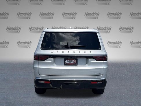 Used 2023 Jeep Wagoneer Series III w/ Preferred Equipment Group RWD image 8