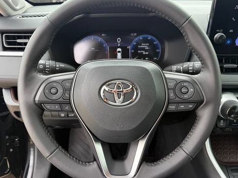Used 2025 Toyota RAV4 Limited FWD image 10