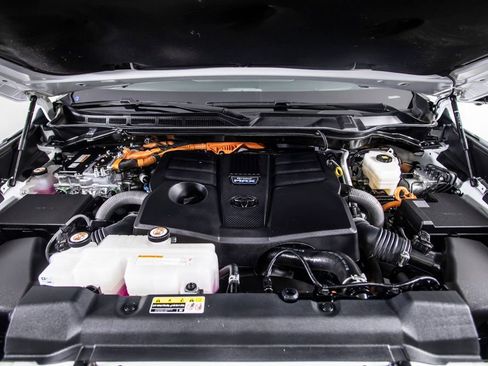 Used 2024 Toyota Sequoia Platinum image 48